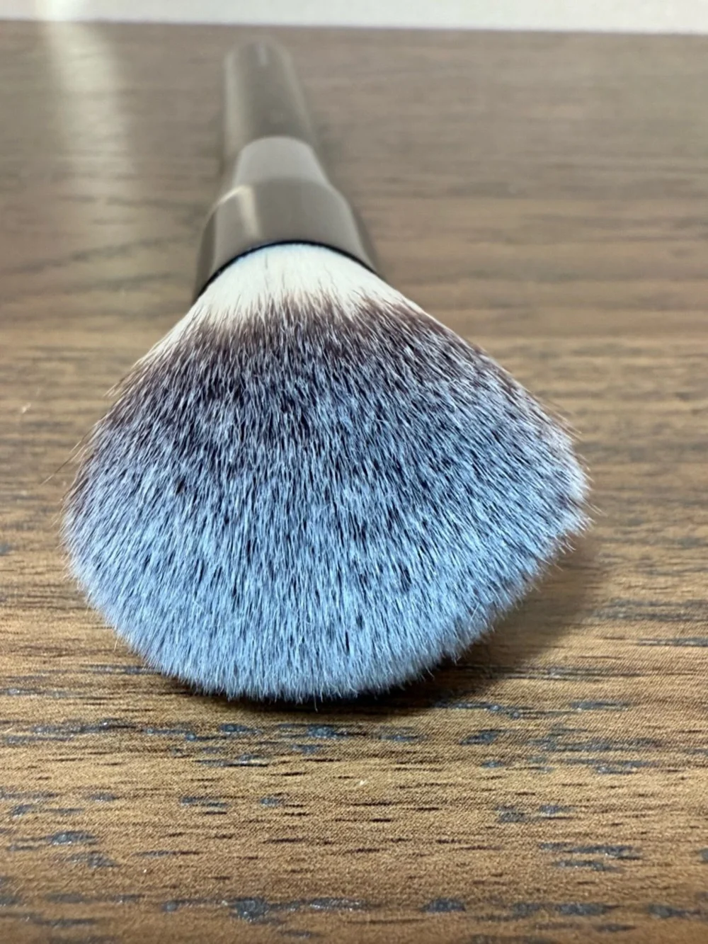 Glo Skin Luminous Setting Powder & Tapered Setting Brush Set
